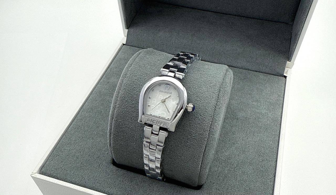 Ladies Watch
60 dhs🇦🇪🇦🇪

Zain45
♥️♥️♥️