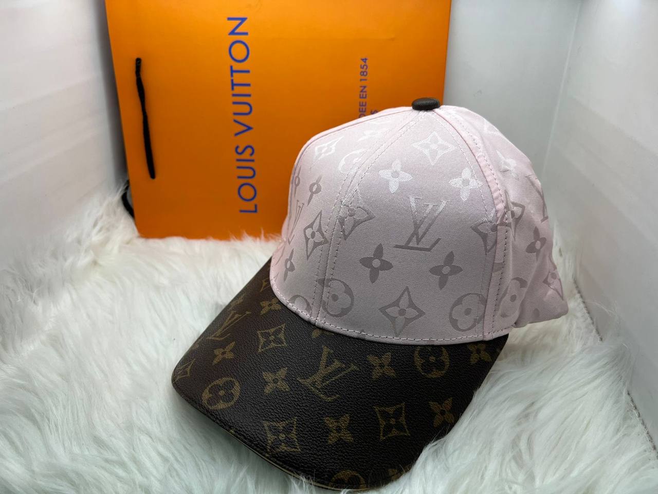 Caps
55 dhs✅
high quality

Zain182
♥️♥️♥️