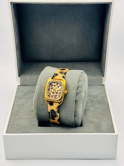 Guess ladies*🤩🤩
*offer price 
35 dhs🇦🇪🇦🇪

Zain08
♥️♥️♥️