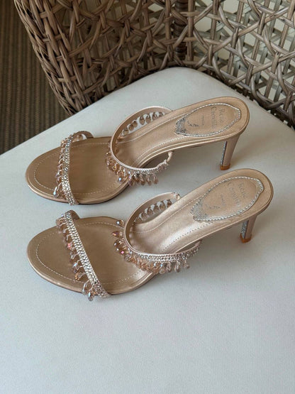 🖤✨  RENE COVALI  ✨🖤
🤩 Available New Arrival 🤩
😍😍 Super Master Quality 😍😍
👠 Size: 36 to 41
💎 Premium Quality
450 dhs✅

Zain198
♥️♥️♥️