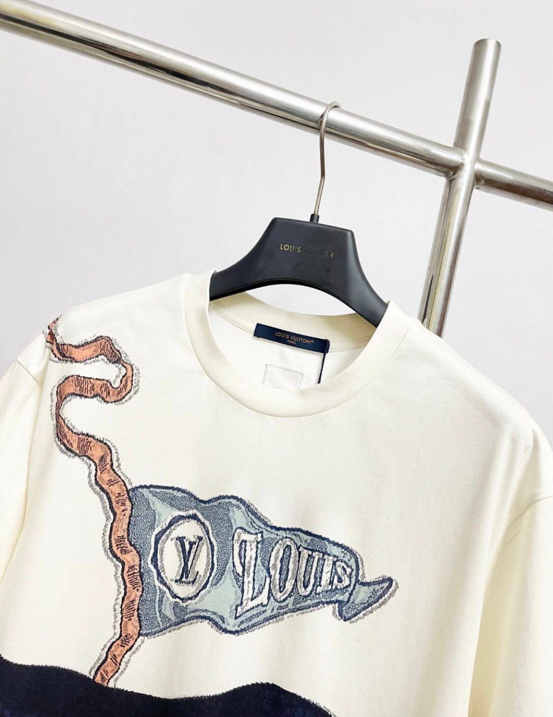 LV

Men’s Tshirt 
Master Quality 
SMLXLXXL 

280 dhs🇦🇪🇦🇪🇦🇪
Zain276
♥️♥️♥️