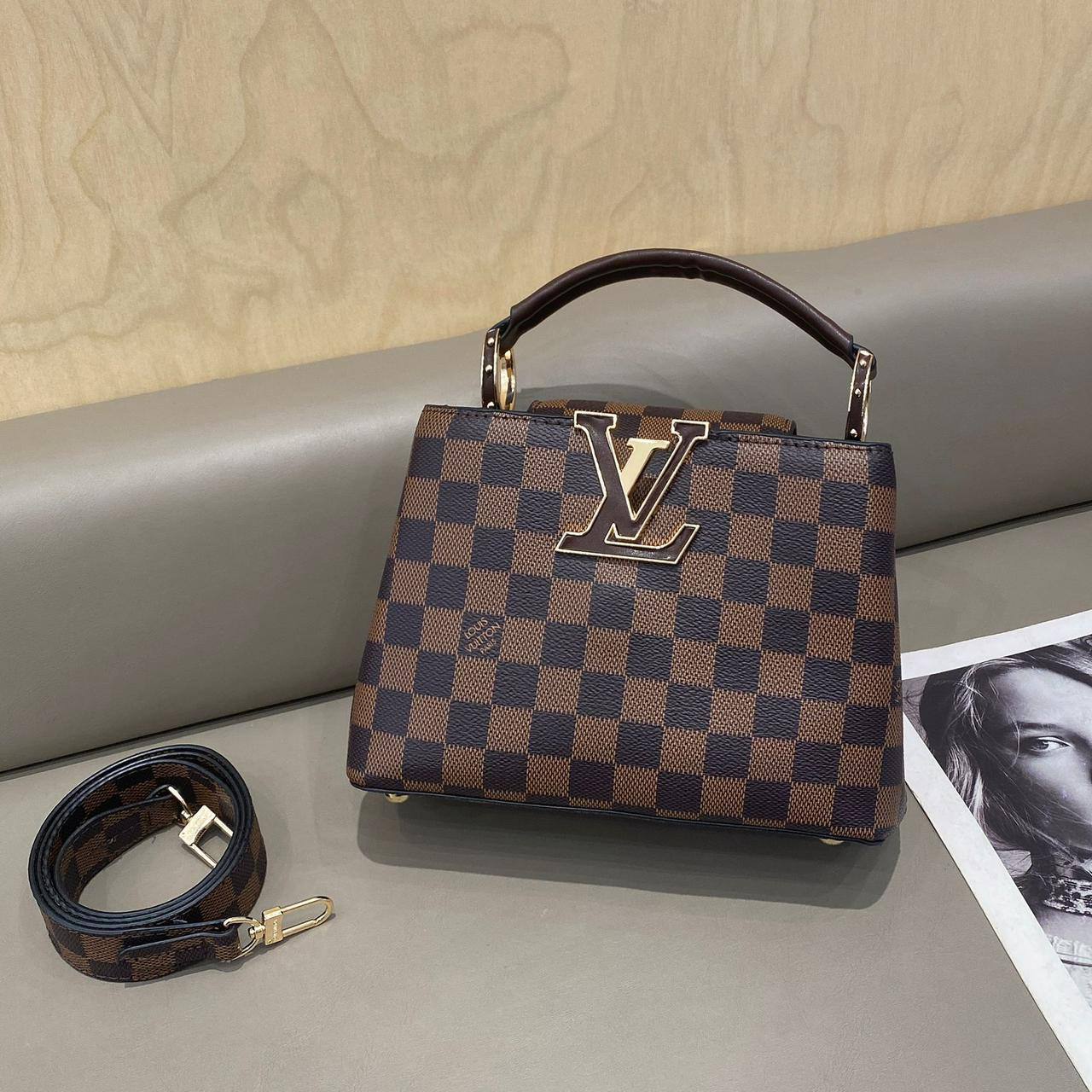 LV
SMALL SIZE GOOD QUALITY
WITH BOX 
🎁🎁🎁

110 dhs✅

Zain39
♥️♥️♥️