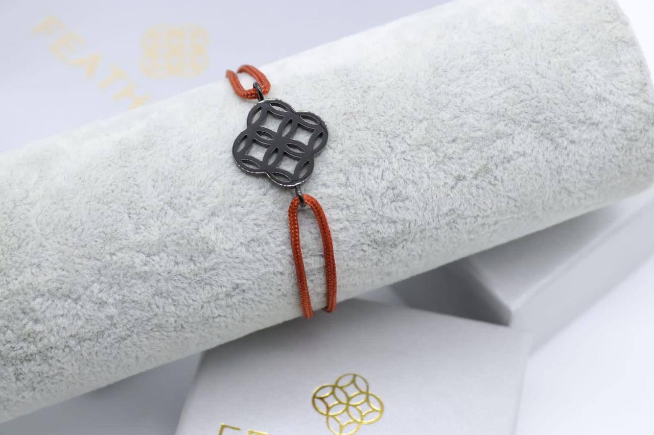 Bracelet 
55 dhs💓
+Box and paper bag🎁

Zain33
♥️♥️♥️