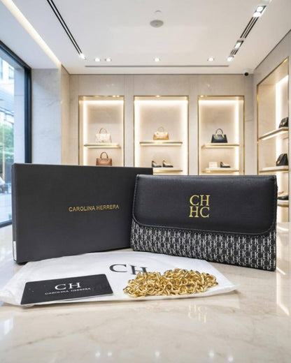 Aigner - CH
80 dhs💓
with box
Size:21*12*4

Zain07
♥️♥️♥️