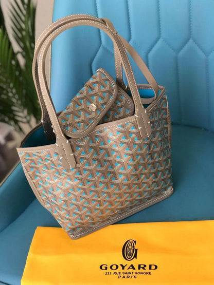 Goyard
Small     75 dhs✅
Medium 80 dhs✅
Large      85 dhs✅

Zain42
♥️♥️♥️