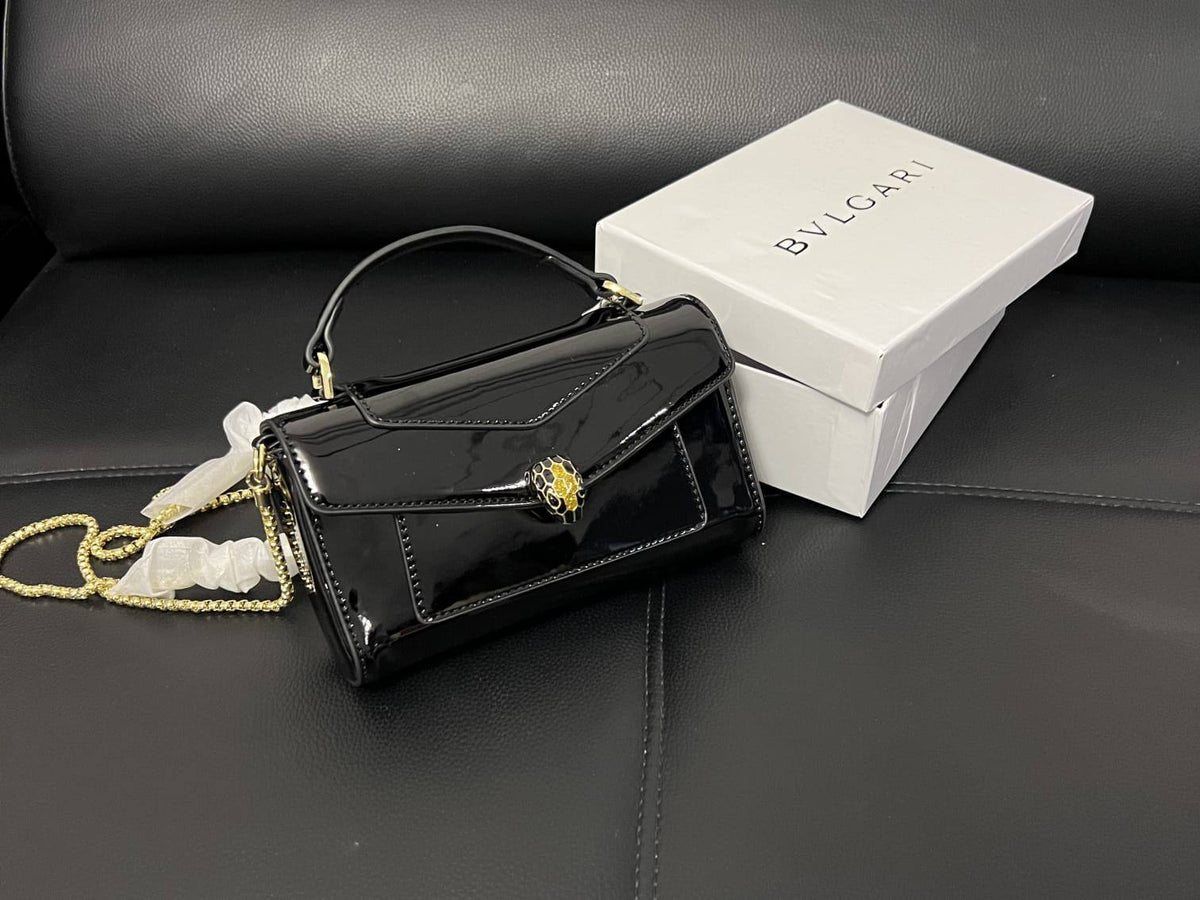 Bvlgari 
100 dhs🇦🇪🇦🇪

with box 
high quality

20 cm

Zain26
♥️♥️♥️