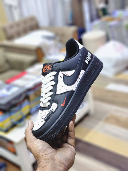 Airforce 1
Size 40to45 
95 dhs✅

Zain28
♥️♥️♥️