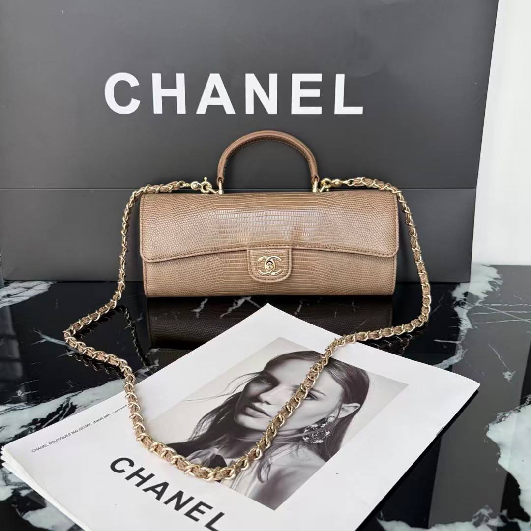 Chanel 

new arrival 

300 dhs🇦🇪🇦🇪

25cm

Zain228
♥️♥️♥️