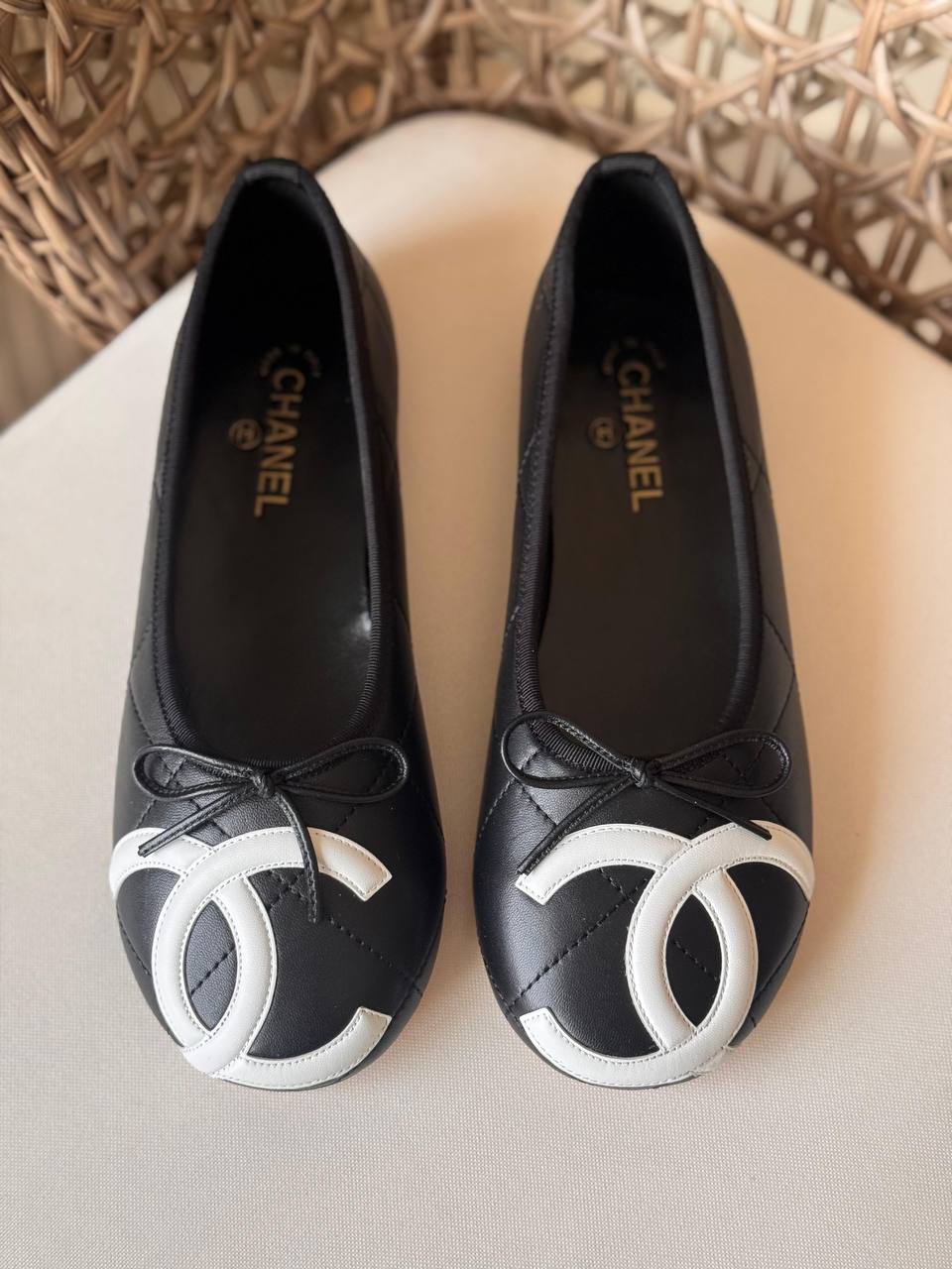 CHANEL 🤍
🤩Available new 😍😍
Size: 36 to 41
Super master quality
450 dhs✅

Zain198
♥️♥️♥️