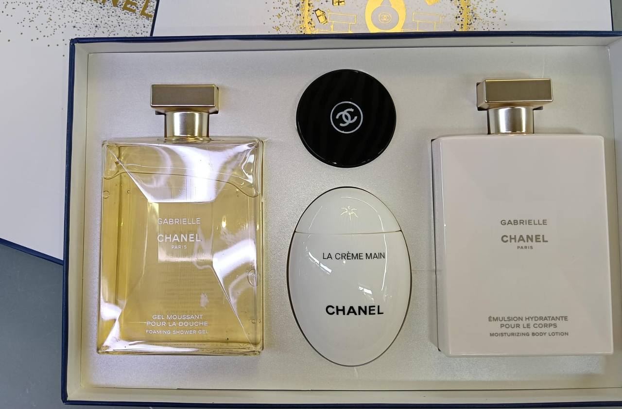 35 ml perfumes 
1 pc 20 dhs✅

Zain01
♥️♥️♥️
