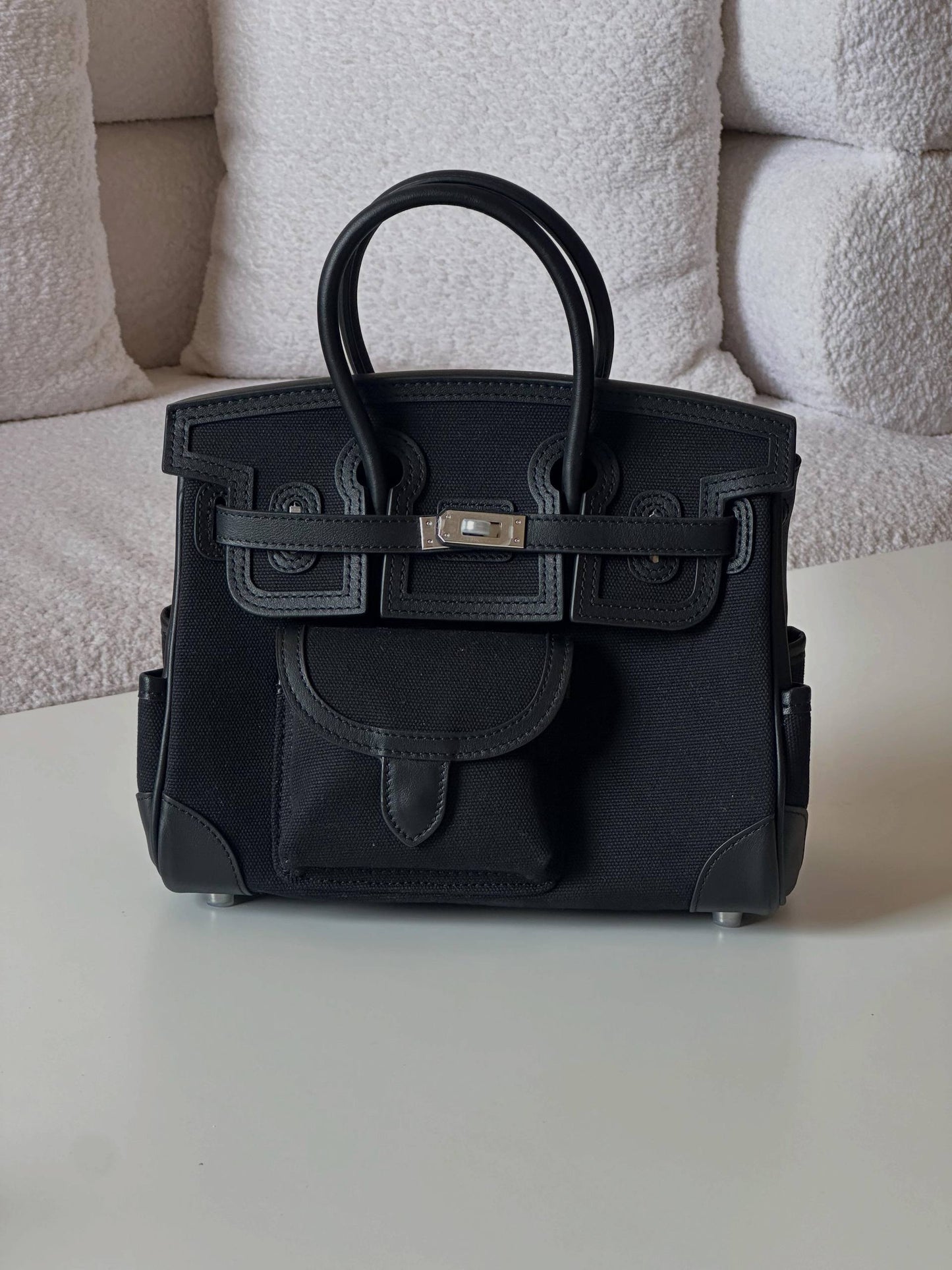 Hermes
Birkin 25cm💕master quality😍
with box❤️
630 dhs❣️

Zain52
♥️♥️♥️