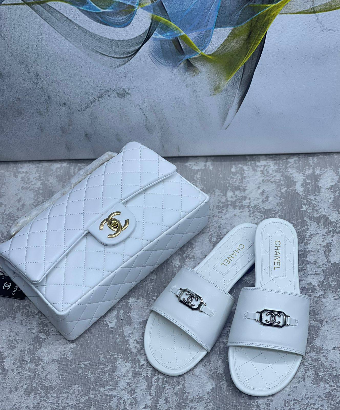 Chanel
Bag&shoes. Set.  
170 dhs❣️

Zain175
♥️♥️♥️