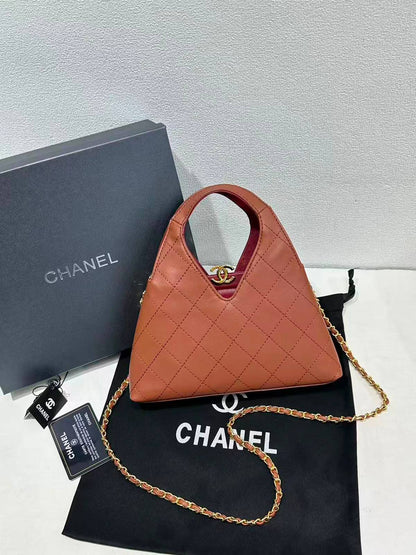 Chanel

withbox 
130 dhs🇦🇪🇦🇪

Zain143
♥️♥️♥️