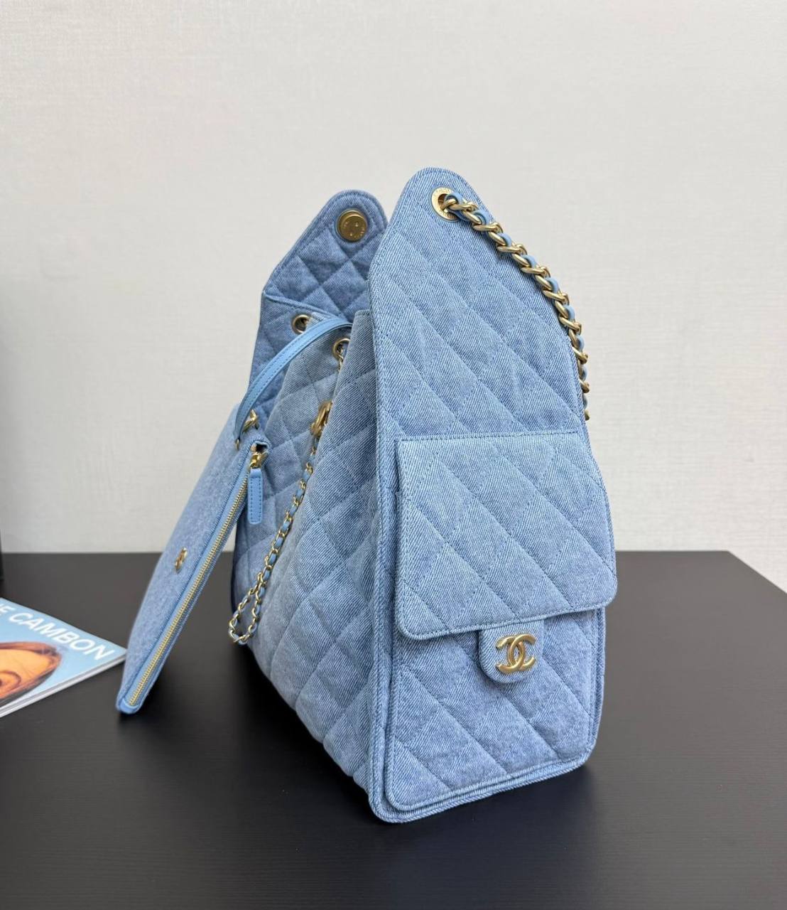CHANEL
 COPY ONE 
BIG SIZE 235 DHS✅
SMALL SIZE 230 DHS✅

Zain295
♥️♥️♥️♥️