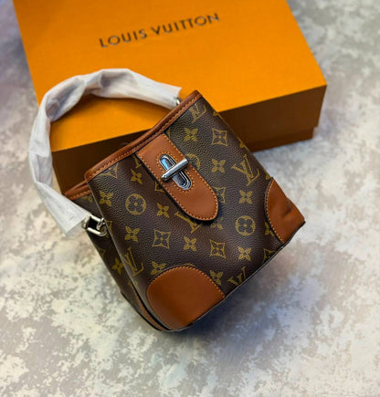 LV
230 dhs🇦🇪🇦🇪
With box

Zain175
♥️♥️♥️