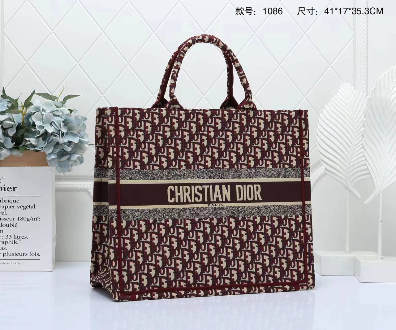 Dior

with box🎁🎁🎁

120 dhs🇦🇪
41cm

Zain143
♥️♥️♥️