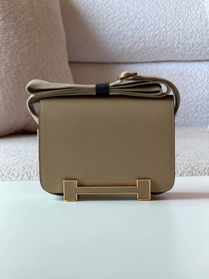 Hermes
Getta 20cm💥Master quality ✅with box📦
420 dhs✅

Zain52
♥️♥️♥️