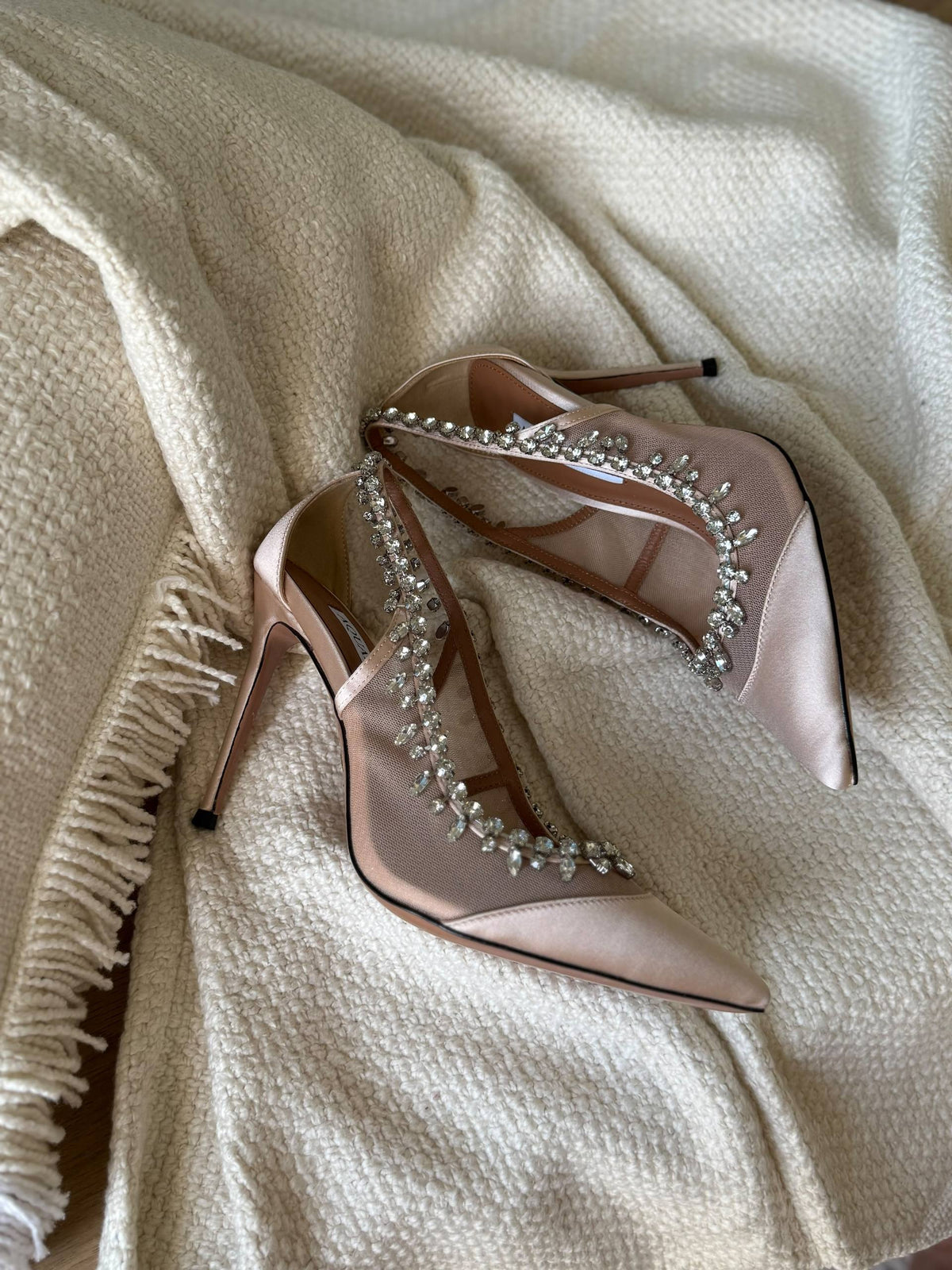 AQUAZZURA 

36 to 41

430 dhs🇦🇪🇦🇪🇦🇪

Zain288
♥️♥️♥️