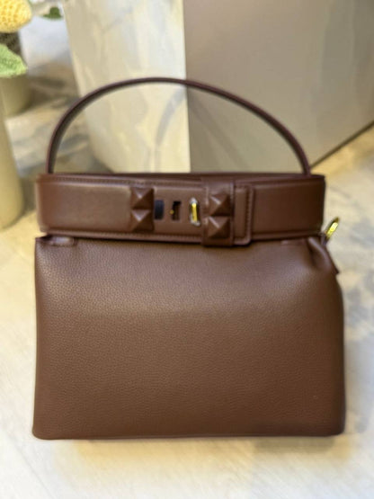 HEMERS LINDY
28*12*22cm
95 dhs✅

Zain44
♥️♥️♥️