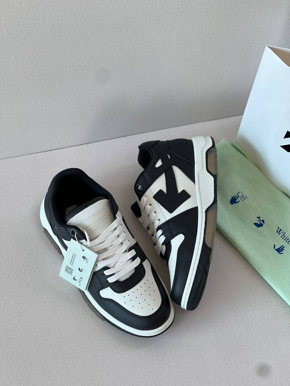 OFF-WHITE🥀
SUPER.MASTER 
40-46
550 dhs🪙🖤

Zain43
♥️♥️♥️