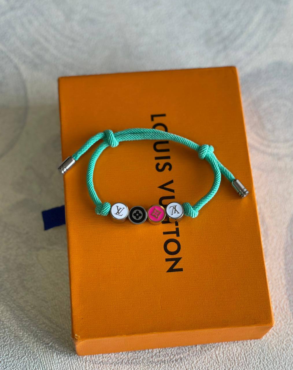 *LV*
*New bracelets*
*Super master quality*
230 dhs🪙🖤

Zain179
♥️♥️♥️
