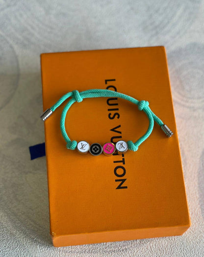 *LV*
*New bracelets*
*Super master quality*
230 dhs🪙🖤

Zain179
♥️♥️♥️