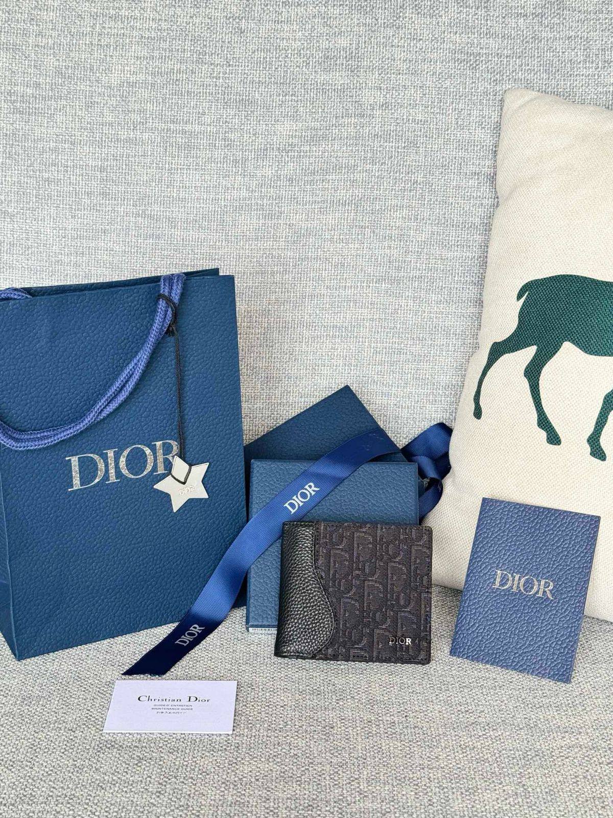 💞  *DIOR*💞
💞*Super Master*💞
300 dhs🪙🌨️

Zain275