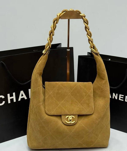 Chanel
Master Bags +++
For Price 👇 WTSP Text Zain 0568585901

Zain142
♥️♥️♥️