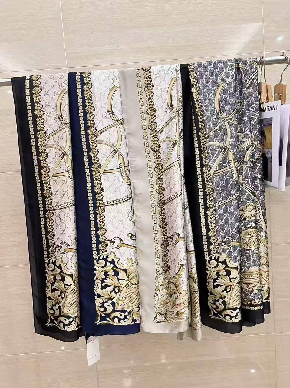 Winter scarf + Silk Scarf

45 dhs🪙🖤

Add Box 15 dhs🪙🖤

Zain93
♥️♥️♥️