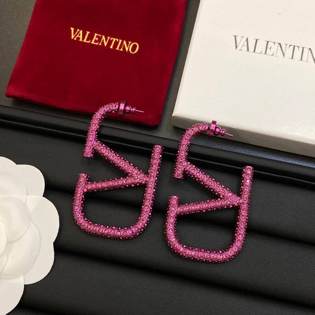 Valentino
Earring 
80 dhs🪙

Zain89
♥️♥️♥️