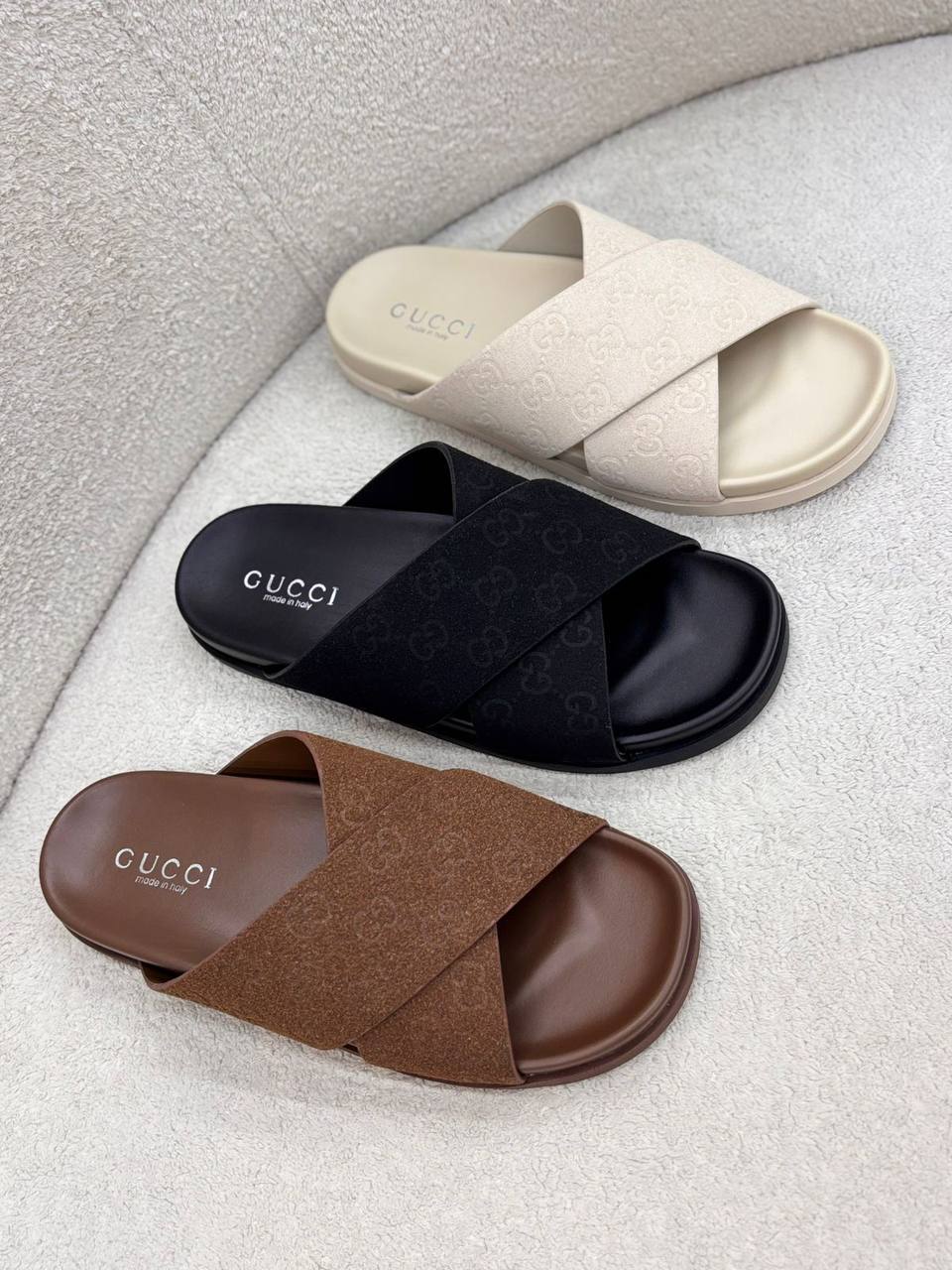 Gucci
120 dhs💓
Size 40-45

Zain55
♥️♥️♥️