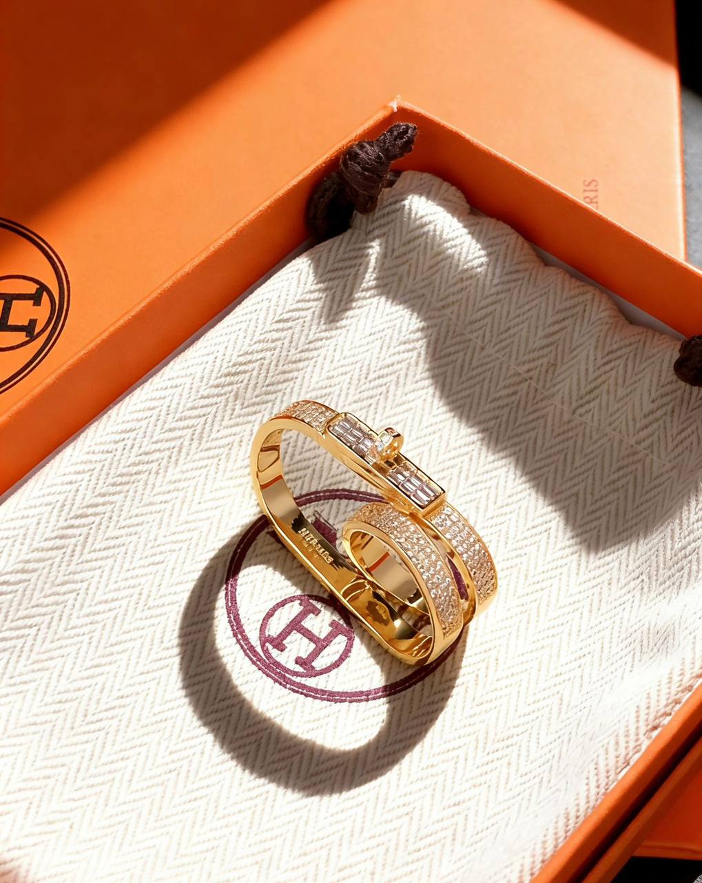 HERMES RING
MASTER💫✨
WITH NORMAL BOX AND PAPER BAG🛍️🎁
75 dhs🇦🇪🇦🇪

Zain89
♥️♥️♥️