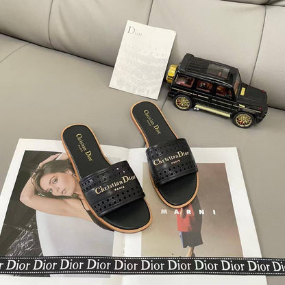 Dior
High quality
size 36~41
110 dhs🪙

Zain57
♥️♥️♥️