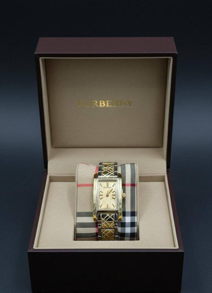 BURBERRY🆕 LADIES 
GOOD QUALITY 💯
60 dhs🪙💕

Zain133
♥️♥️♥️
