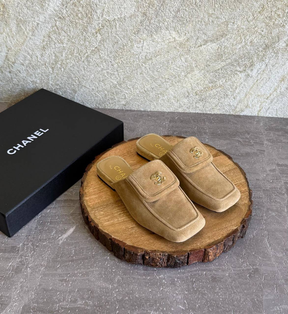 CHANEL 💫😍
SuperMaster Quality 💯
450 dhs✅
Size: 36-41 💥

Zain171
♥️♥️♥️