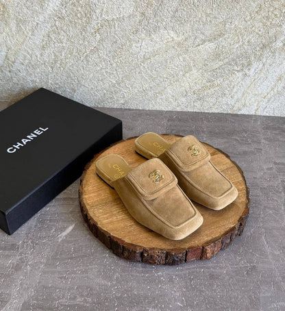 CHANEL 💫😍
SuperMaster Quality 💯
450 dhs✅
Size: 36-41 💥

Zain171
♥️♥️♥️