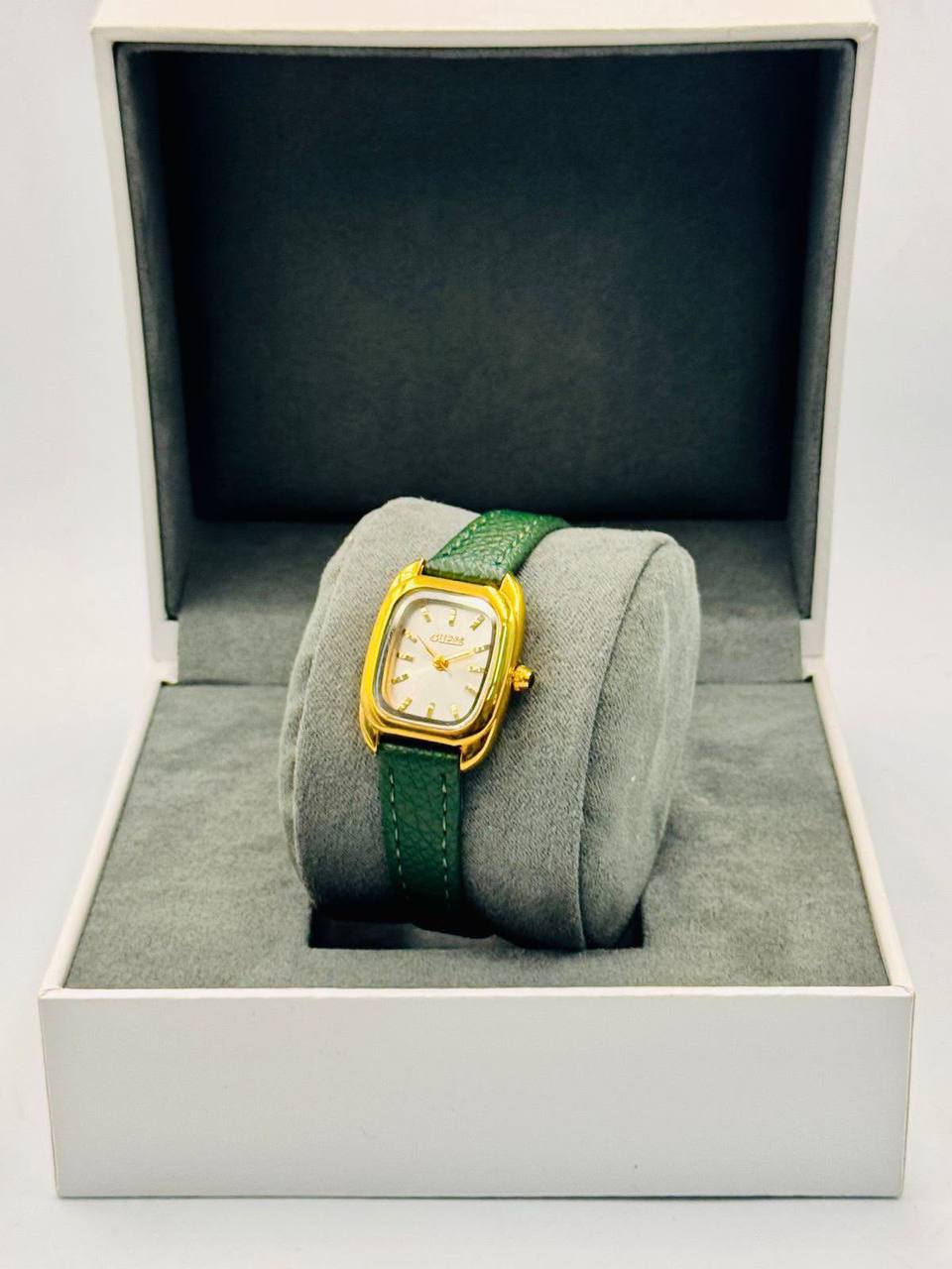 Guess ladies*🤩🤩
*offer price 
35 dhs🇦🇪🇦🇪

Zain08
♥️♥️♥️