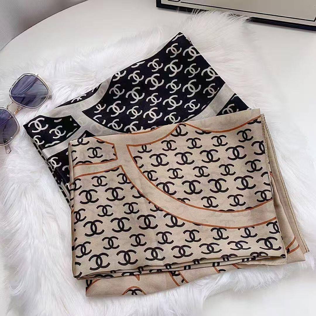 Silk scarf 
40 dhs❣️

Zain93
♥️♥️♥️