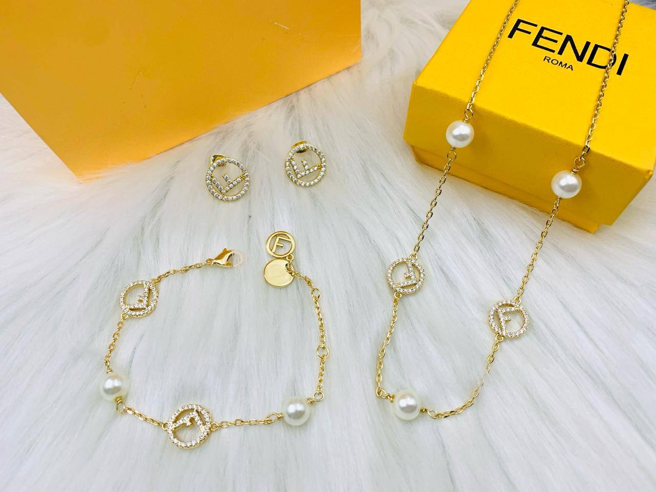 FENDI 💫 Set
    _*Necklace*_📿
   _*Earrings*_💎
   _*BRACELET*_
120 dhs🇦🇪
*WITH  Box* And Paper BAG🎁🛍️

Zain89
♥️♥️♥️
