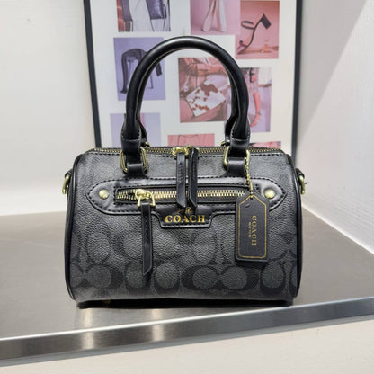 Coach
70 dhs✅

Zain232
♥️♥️♥️