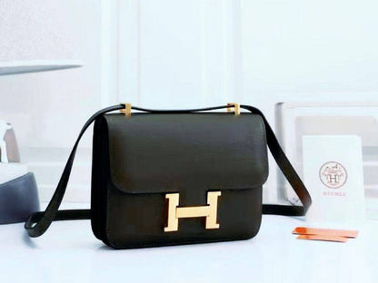 HERMES 
 GOOD QUALITY 
WITH BOX 
🎁🎁🎁

120 dhs✅

Zain295
♥️♥️♥️