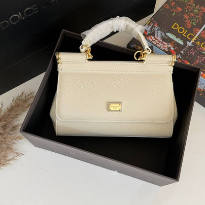 D&G
Master🌺
340 dhs✅

Zain134
♥️♥️♥️