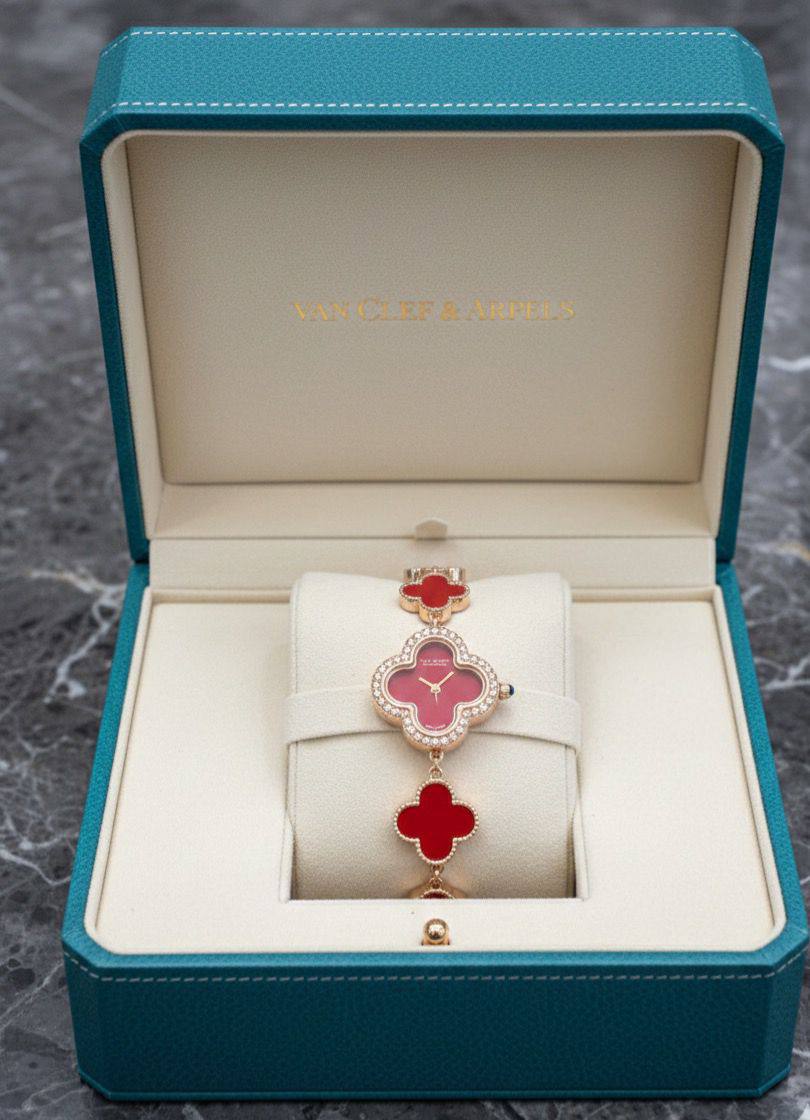 VAN CLEEF&ARPELS🆕 LADIES 
GOOD QUALITY 💯
60 dhs🪙💚

Zain133
♥️♥️♥️