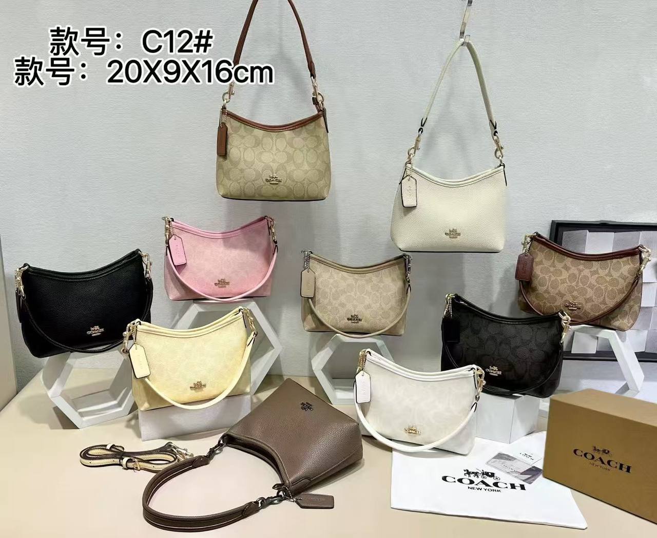 COACH 
20cm

90 dhs🪙

with box
🎁🎁🎁

Zain44
Zain254
♥️♥️♥️