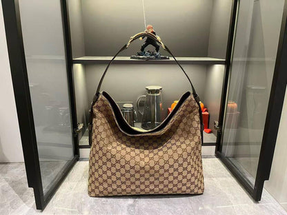 Gucci🙋🏻‍♀️💕
Master
40cm 🫶🏼🫶🏼 260 dhs✅

Zain297
♥️♥️♥️