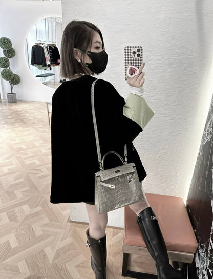 HERMES 
 GOOD QUALITY 
WITH BOX 
120 dhs✅

Zain295
♥️♥️♥️