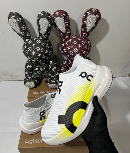On Cloudboom white yellow 
NEW ARRIVALS 🤩
40-45 AVAILABLE 😇
190 dhs🇦🇪🇦🇪

Zain242
♥️♥️♥️
