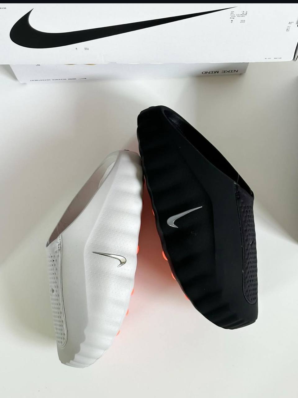 Nike Slippers, High Quality 
Size 36 To 45
170 dhs✅

Zain183
♥️♥️♥️