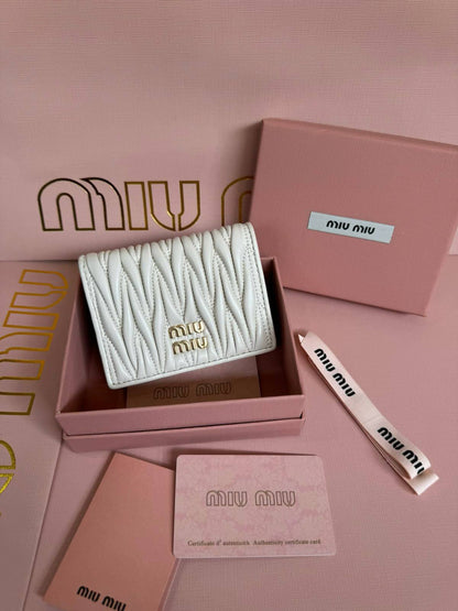 Miu miu

320 dhs🇦🇪🇦🇪🇦🇪

Zain275
♥️♥️♥️