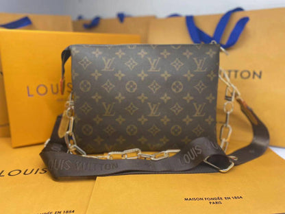 LV
Best quality 

with box’s 
🎁🎁🎁

110 dhs🪙🖤
size 26cm

Zain158
♥️♥️♥️